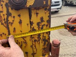 CONTAINER **CONTAINER**