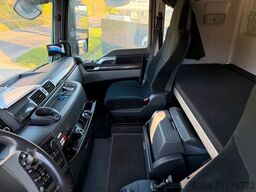 MAN TGX 33.560 6x4 Kran 21m Funk