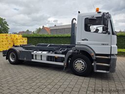 Mercedes-Benz Axor 1833