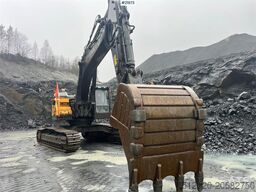 Volvo ec380EL excavator w/ hw undercarriage and toothed