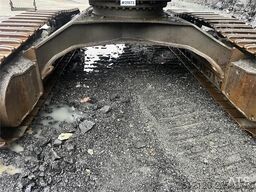 Volvo ec380EL excavator w/ hw undercarriage and toothed