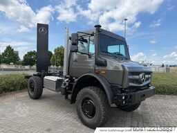 Mercedes-Benz Hochgeländegängig U4023