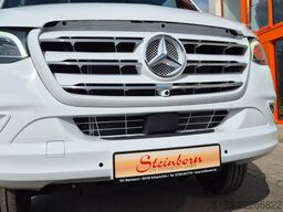 MERCEDES-BENZ 519  Allrad 4 x 4 Lagerfahrzeug Stock 20 Sitzer