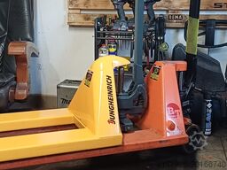 Jungheinrich raklapemelő béka Am22