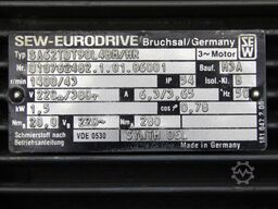 SEW-Eurodrive SA62TDT90L4BM/HR