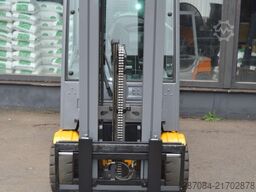 Jungheinrich EFG 320  Batterie Bj2023  TOP