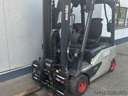 Carretilla eléctrica de 4 ruedas Linde E20PL -02 EVO