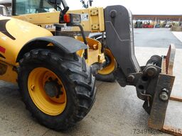 New Holland LM732