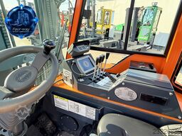 Combilift CBE2500 TRIPLEX 4900 POSITIONER CABIN