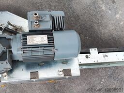 SEW-EURODRIVE WF30 DT80K4 0.55 kW Kegelradgetriebe