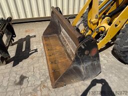 YANMAR V100 / 2019 BJ / Schaufel + Gabel