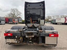 SCANIA S 580 V8 Twistlocks Schausteller