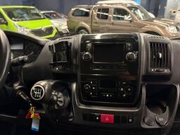 PEUGEOT Boxer DoKa 3 Seiten Kipper Klima AHK 3,0T 2.Hand