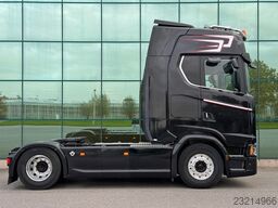 SCANIA S580 V8 NGS 50 YEARS V8 EDITION FULL AIR 2+4 FUL