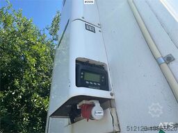 Renders Semitrailer with refrigeration unit!