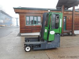 Combilift C3000 mit Triplexmast + ZV