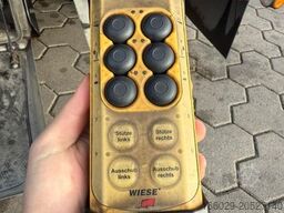 Wiese 3-Achs Stufen Sattel mit Auffahrrampe 25T