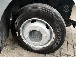 Renault Midlum 220 DXI + VERHUIS LIFT 1500kg + MANUAL +...