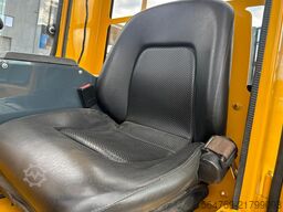 Combilift C2500 / Compact / Wide positioner