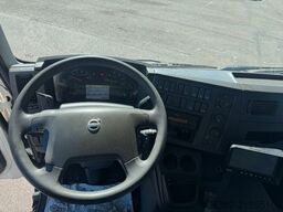 VOLVO FL 210 4x2 Closed box / Koffer Euro 6