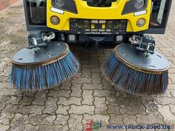Johnston Bucher Johnston Sweeper CX202 mit EURO 6 Klima