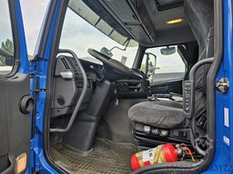 Volvo FM330 Multizone Lenk u. Kühlkoffer