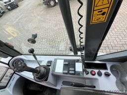 Radlader 750 Allrad Radlader Klappschaufel+Gabel