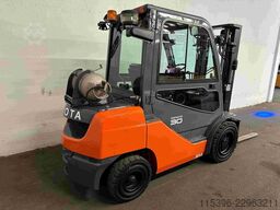 Toyota 02-8FGF30