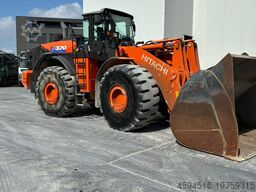 Hitachi Excavator ZW 370-6