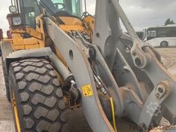 VOLVO L 90 F