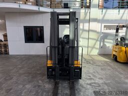 Jungheinrich EFG 425 / nur 487 Stunden