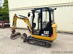 CATERPILLAR 301.7D / 2017 BJ / 1.597 H / 2 x Löffel / MS01