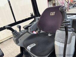 CATERPILLAR 301.7D / 2017 BJ / 1.597 H / 2 x Löffel / MS01