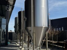 DME 40HL Isolated Fermentation Tanks