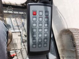 Liebherr R 946LC (Lifting Cab)