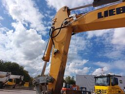 Liebherr R 946LC (Lifting Cab)