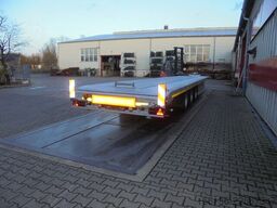 Fliegl Plateauauflieger zum Fahrzeugtransport