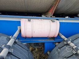 SCHMITZ CARGOBULL Tankchassis mit Tankcontainer, 375.678 Km