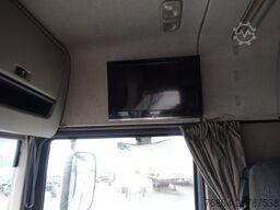 DAF XF 510 MIT PENZ LADEKRAN 15Z8.70 INKL. HOLZGREIFER 6X4