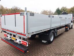 Mercedes-Benz Actros 2133 L Trekker + Hiab Kraan met City Tra...