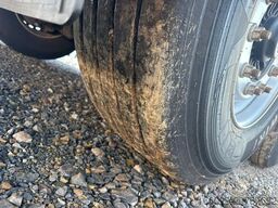 PAVIC Holzauflieger mit Schemel und Rungen