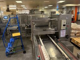 Comas / Baker Perkins MUFFIN LINE / 15m Travelling Oven