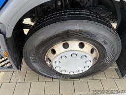 Renault D Wide 18.380 4x2 F135A.22 / Swiss-Vehicle