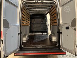 VW Crafter 2.0 TDI L3H3 / Euro 6 / Airco / Cruise ...
