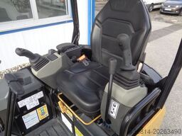 CATERPILLAR 301.7 CR SW + 3 x Löffel