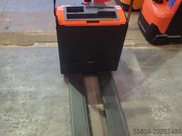 BT LWE 200 // Niederhubwagen // Elektro // 1378 Betri