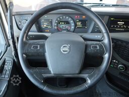 Volvo FH 16.650 6X4/ RETARDER/ PTO/ 2X TANK/ PARK AIRCO