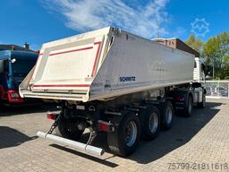 SCHMITZ CARGOBULL Kippauflieger mit 3 Achsen