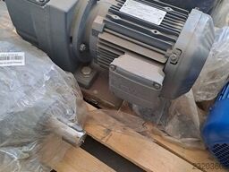 SEW-EURODRIVE R77 DRU90LJ4