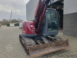 New Holland Kobelco E70 - 8 TON